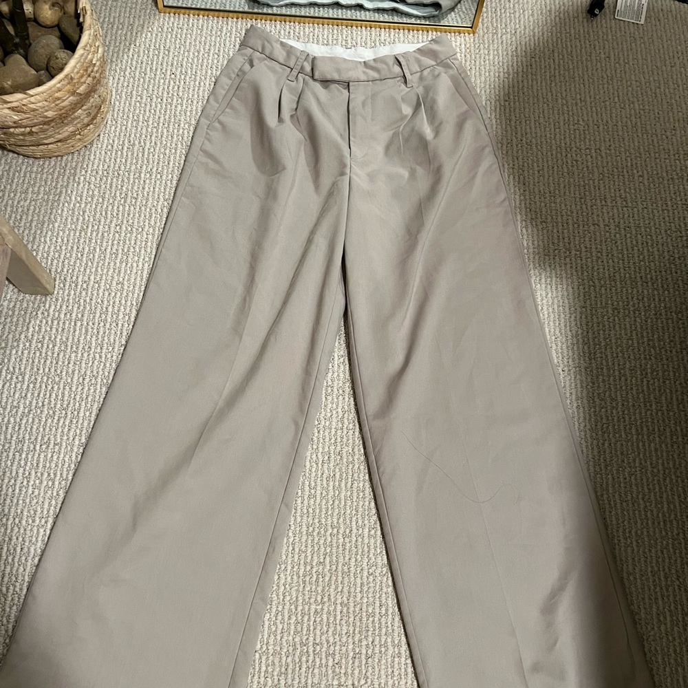 H&M Women’s Divided Light Gray Trousers